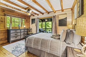 3 soverom, skrivebord, strykejern/-brett og wi-fi (inkludert)