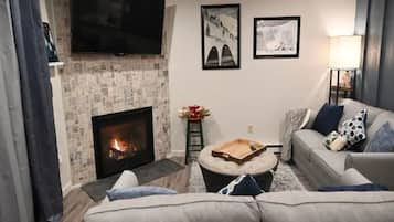 Smart TV y chimenea