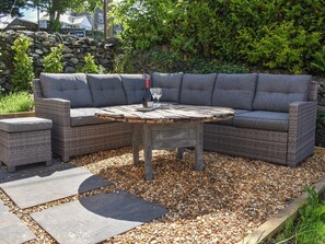 Property grounds - 4 bedroom accommodation in Dyffryn Ardudwy, near Harlech (Dyffryn Ardudwy, near Harlech)