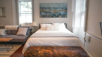 Iron/ironing board, free WiFi, bed sheets