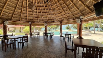 Desayuno a la carta todos los días (con cargo)