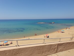 Beach nearby - Sardinia Castelsardo - Lu Bagnu: brand new apartment a few steps from the sea (Lu Bagnu)