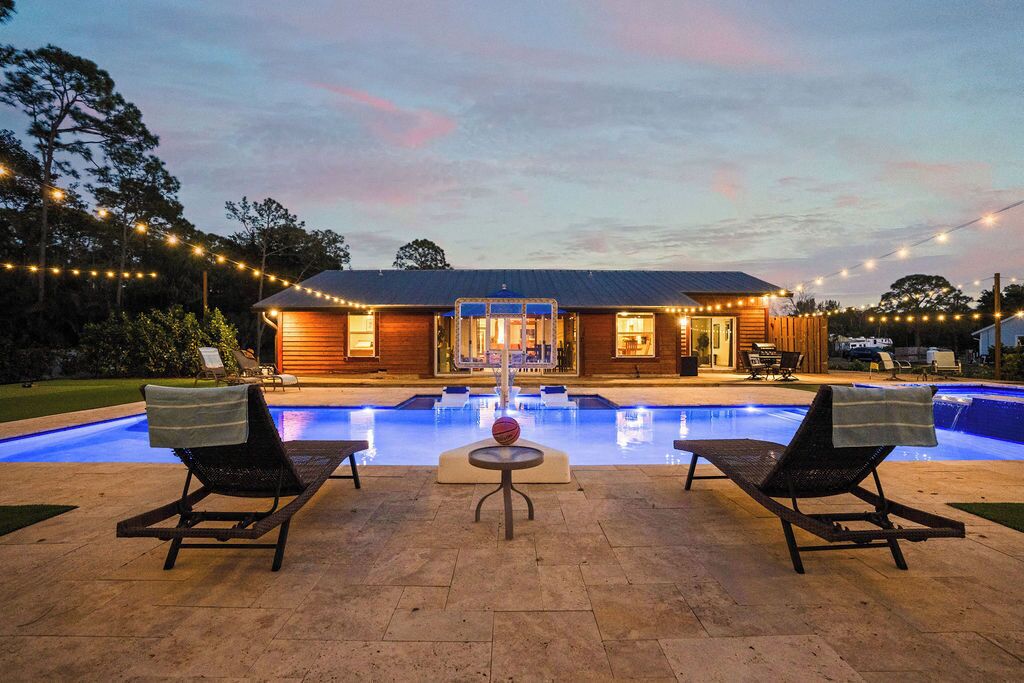 حمّام سباحة مُدفَّأ