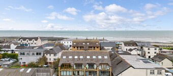 Central Apartment 3B