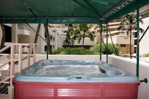 Bồn tắm spa trong nhà