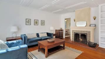 Smart TV, DVD player, books