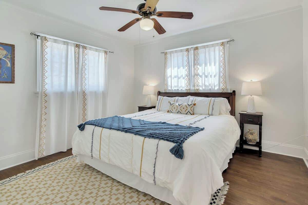 2 dormitorios, tabla de planchar con plancha, wifi gratis y ropa de cama