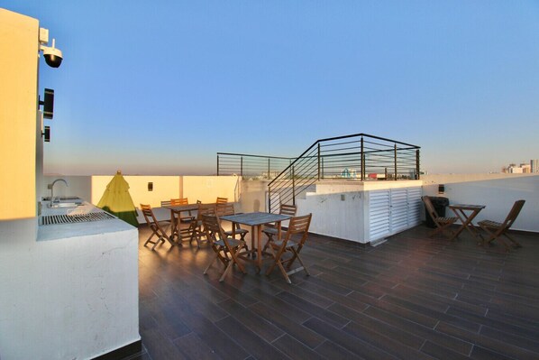 Outdoor dining - very central and equipped 5 minutes from the beach by Gpsrentas (Mazatlán)