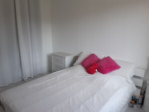 3 habitaciones, cuna de viaje, wifi gratis y ropa de cama 