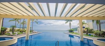 Heated Pool Stunning Las Gavias Golden