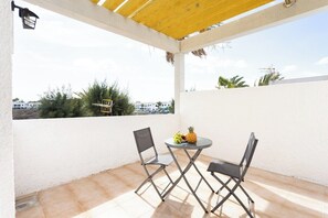 Outdoor dining - Home2Book Scandinavian Vibes, Pool & Terrace Apt (Costa del Silencio)