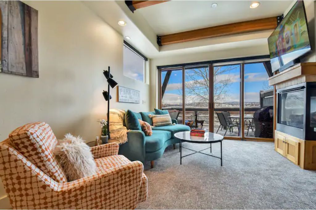 skiNewpark35: Walkable w/View, Deck, Hot Tub, Garage
