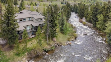 Apartment (ColdStream Townhome 19) | Exterior