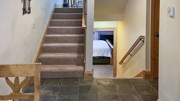 Apartment (ColdStream Townhome 19) | Exterior