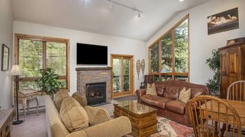 Apartment (ColdStream Townhome 19) | Living area | Flat-screen TV