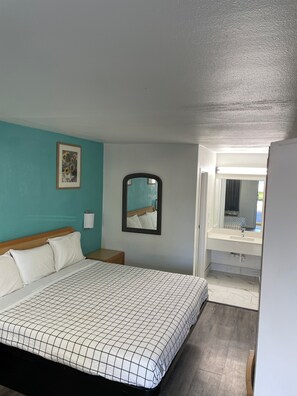 Chambre, 1 très grand lit, non-fumeur | Bureau, accès au Wi-Fi (inclus), literie fournie