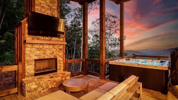 Tina de hidromasaje al aire libre