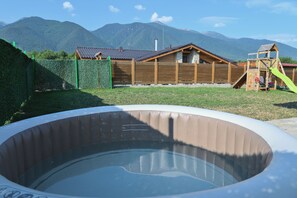 Chalet Supérieur, 3 chambres, sauna, vue montagne | Bain à remous privé
