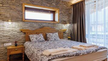 Superior Chalet, 3 Bedrooms, Sauna, Mountain View | 3 bedrooms, individually decorated, individually furnished