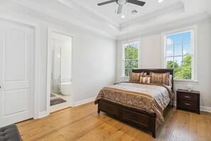 2 Schlafzimmer, Schreibtisch, Bügeleisen/Bügelbrett, kostenloses WLAN