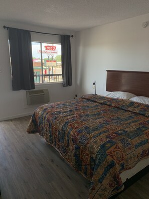 Basic Single Room | Free WiFi - Almara Inn (Tucumcari)