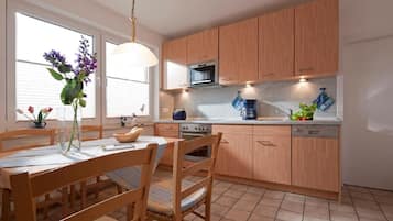 ์ํํธ, ์ ์ฉ ์์ค (3 Raum Austernfischer) | ๊ณต์ฉ ์ฃผ๋ฐฉ