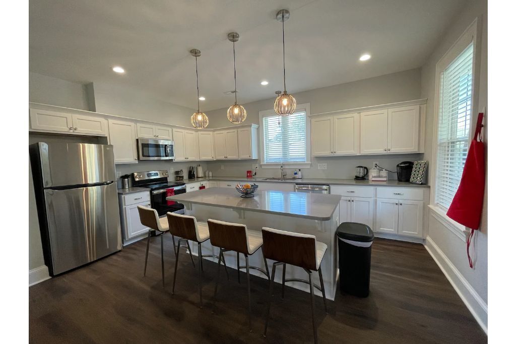 The Fez-Bright Private New Home near ECU/Vidant