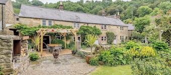 4 bedroom accommodation in Matlock