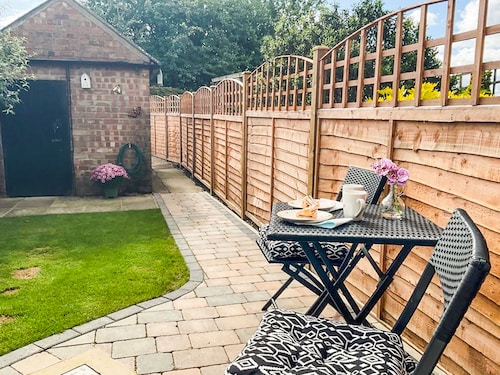 2 bedroom accommodation in Louth