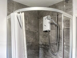 Towels - A short walk from long sandy beaches and pubs serving food. (Walcott)