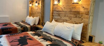 104 Downtown Ohiopyle 2 beds Falls Market Inn