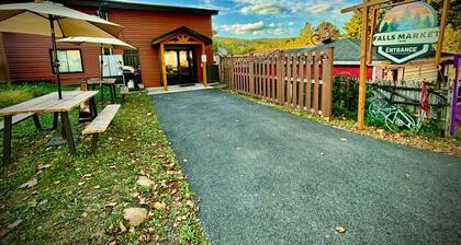 Trailside Hotel, Minutes to Fallingwater 103 Queen
