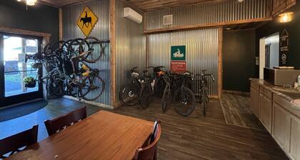 Trailside Hotel Minutes to Fallingwater Queen 105