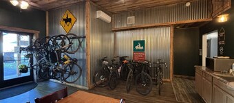 Trailside Hotel Minutes to Fallingwater Dbl Queen