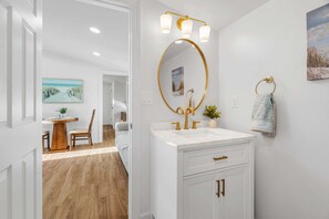 Interior - Honey Glow Bungalow  | Screened-In Porch, Patio + Yard Games! (Sarasota)