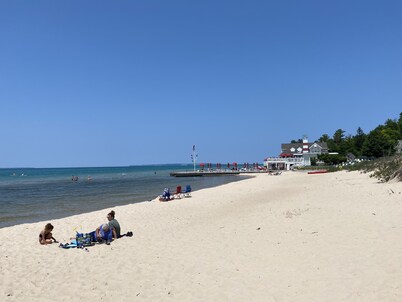 Homestead Resort - Lake Michigan Frontage 1 Bdrm Condo - (sleeps 4) - Glen Arbor