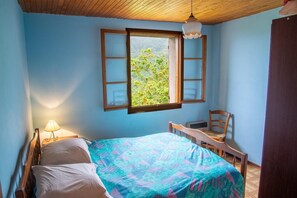 2 bedrooms, travel cot