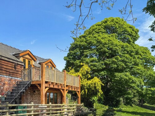 The Red House - UK39234