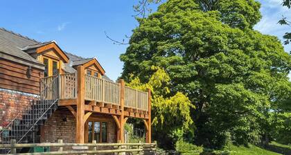 The Red House - UK39234