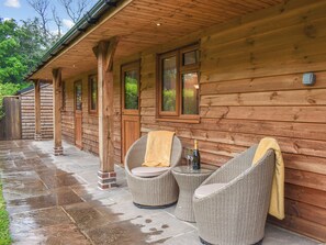 Terrace/patio - The Stables at Early Autumn (Sevenoaks)