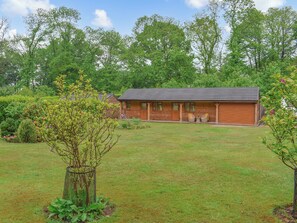 Exterior - The Stables at Early Autumn (Sevenoaks)
