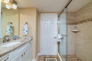 Shower, hair dryer, towels - Follow The Sun at Ocean House 211 (St. Augustine)