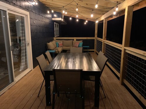 Newly Renovated Cabin with Stunning View