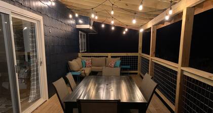 Newly Renovated Cabin with Stunning View