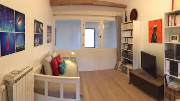 Televisie, boeken en een printer