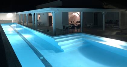 VILLA SLOANE AVEC COULOIR DE NAGE