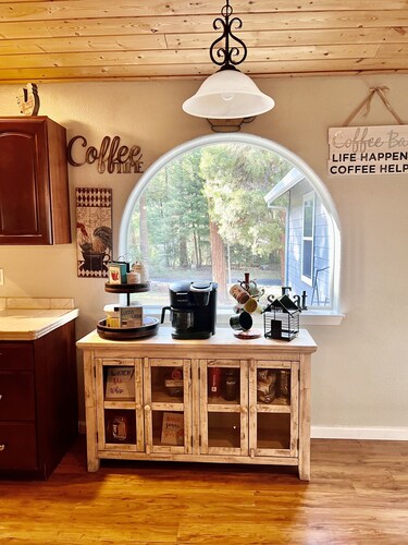 Lake life at it's best - 4Bedroom/2.5Bathroom house