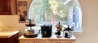 Lake life at it's best - 4Bedroom/2.5Bathroom house