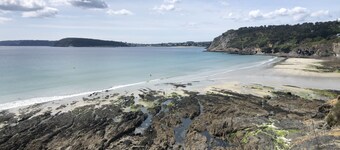 Charming house between beach and town center