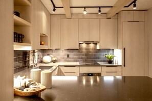 Fridge, microwave, oven, stovetop - Fully Remodeled Modern Condo Steps from Warm Springs Lift (Ketchum)